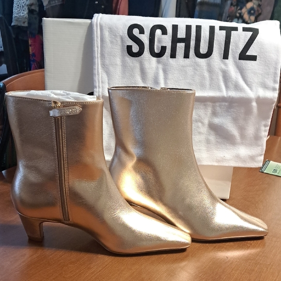 SCHUTZ Shoes - FLASH SALE SCHUTZ Metallic Gold Ankle Booties Mew $198